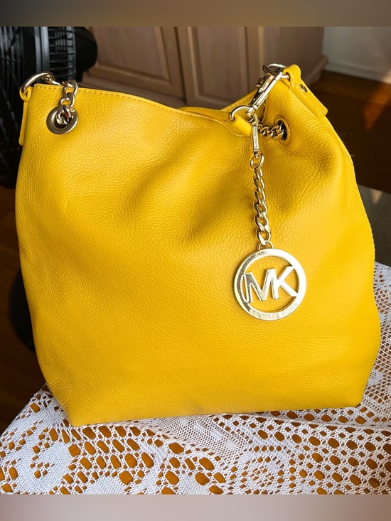Michael Kors Handbags - Michael Kors golden sun Pebbled Leather MK Charm purse